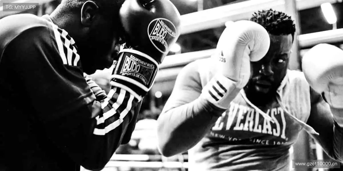 👟 个性周边，品质之选，用热爱武装你的每一次登场！